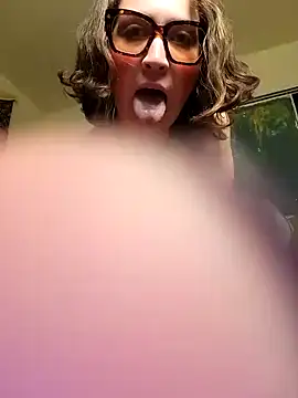 Darling Sunstorm online show from 01-28-25, 04:50