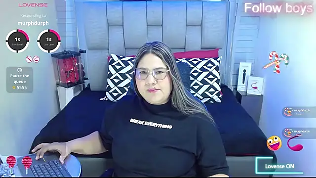 evelin zaens online show from 10-12-25, 04:22