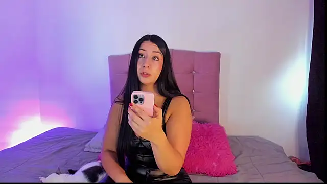 Snapshot of MarieLatex chatting on 12-02-25, 08:26 MarieLatex online show from 12-02-25, 08:26