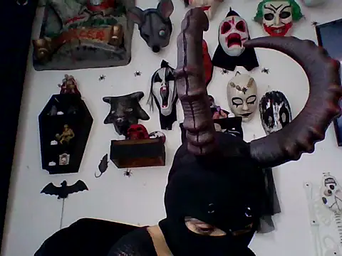 Snapshot of FeticheMacabre chatting on 10-29-25, 03:47 FeticheMacabre online show from 10-29-25, 03:47