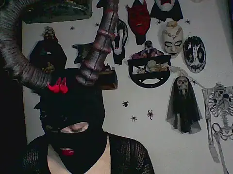 Snapshot of FeticheMacabre chatting on 11-30-25, 06:50 FeticheMacabre online show from 11-30-25, 06:50