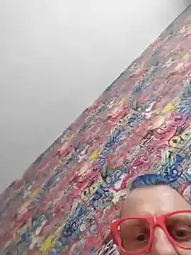 Zu Real online show from 12-22-24, 10:38