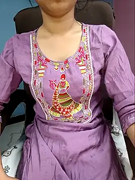 Snapshot of Aditi_1 chatting on 04-20-26, 11:17 Aditi 1 online show from 04-20-26, 11:17