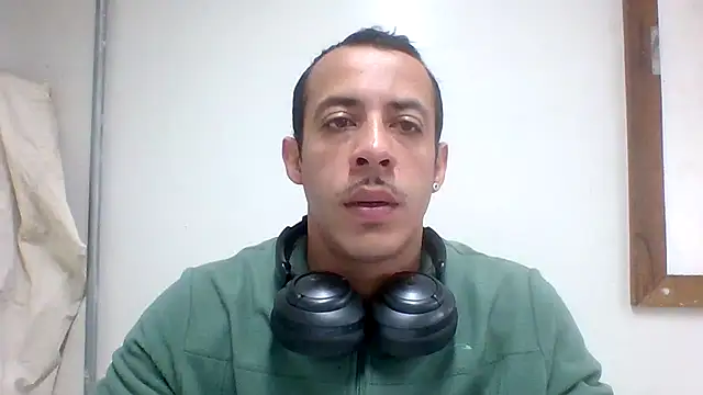 MachoScorpionCaralho online show from 06-03-26, 01:36