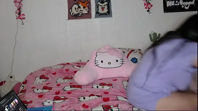 Snapshot of Cupcakecutie449 chatting on 04-29-26, 09:35 Cupcakecutie449 online show from 04-29-26, 09:35