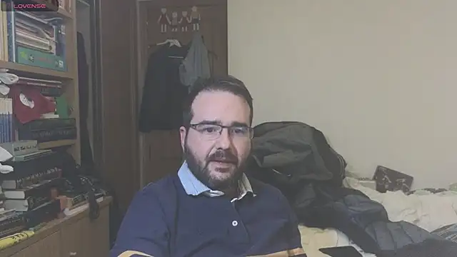 curiosillo83 online show from 02-25-25, 06:42