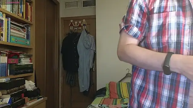 curiosillo83 online show from 09-13-25, 04:29