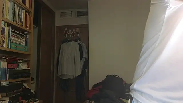 curiosillo83 online show from 10-11-25, 04:05