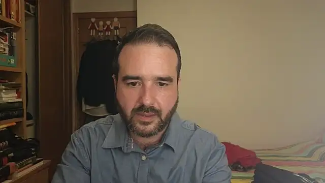 curiosillo83 online show from 10-26-25, 05:52