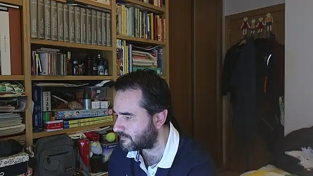 Snapshot of curiosillo83 chatting on 03-19-26, 06:01 curiosillo83 online show from 03-19-26, 06:01