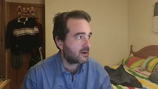 Snapshot of curiosillo83 chatting on 03-26-26, 03:06 curiosillo83 online show from 03-26-26, 03:06