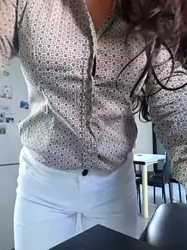 luxxe25 online show from 11-26-25, 08:37