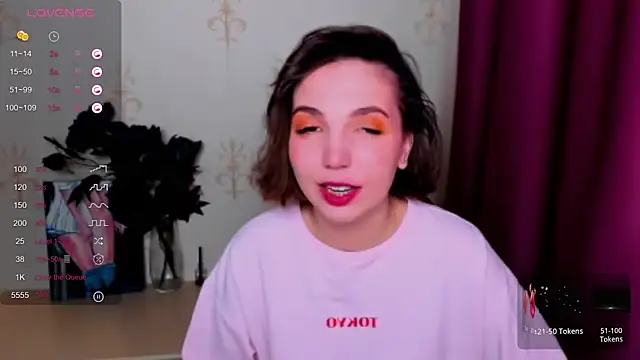 KindHazelHere  online show from 10-05-25, 08:12