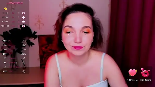 KindHazelHere  online show from 10-19-25, 08:15