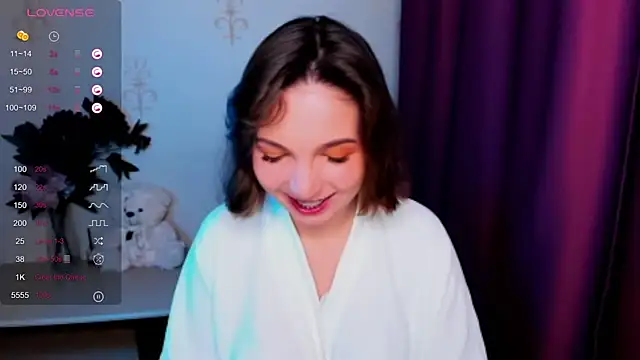 KindHazelHere  online show from 11-18-25, 09:14