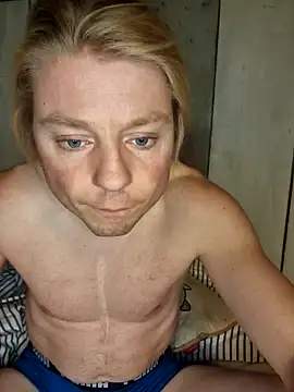 Snapshot of Tobias112cc chatting on 11-06-25, 08:10 Tobias112cc online show from 11-06-25, 08:10