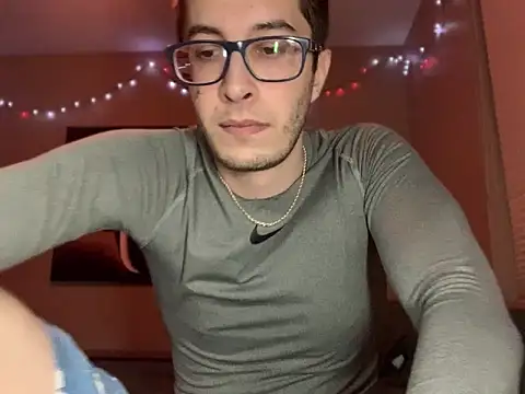 Snapshot of Bwcjoshbanks chatting on 02-05-26, 02:38 Bwcjoshbanks online show from 02-05-26, 02:38