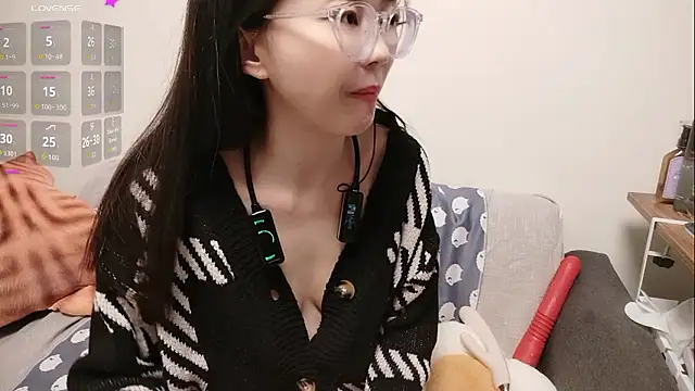 Lu Nana online show from 03-12-26, 01:17