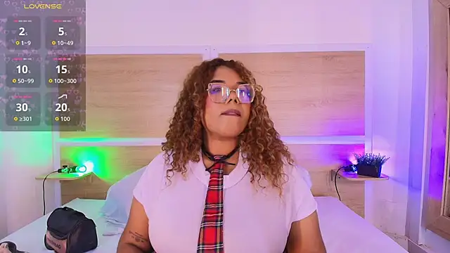 Snapshot of _nickypurple_ chatting on 02-19-26, 07:21 nickypurple online show from 02-19-26, 07:21