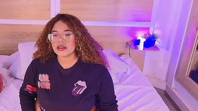 Snapshot of _nickypurple_ chatting on 02-25-26, 07:12 nickypurple online show from 02-25-26, 07:12