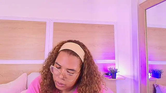  nickypurple  online show from 05-06-26, 06:35
