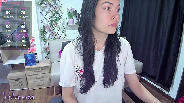 Snapshot of Lunlunera chatting on 02-08-25, 04:14 Lunlunera online show from 02-08-25, 04:14