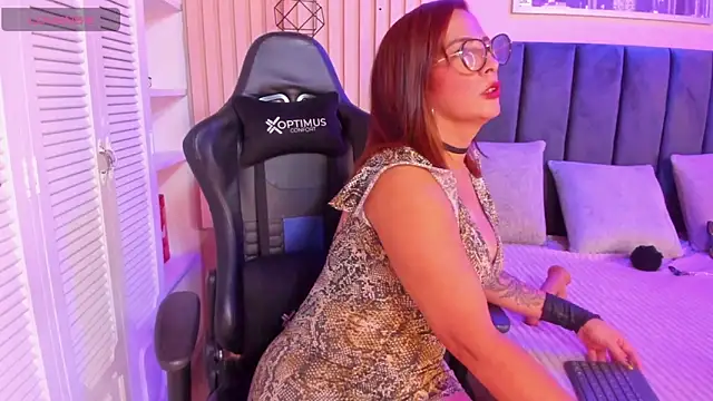 Snapshot of ashlye_miller_ chatting on 03-01-25, 04:04 ashlye miller online show from 03-01-25, 04:04