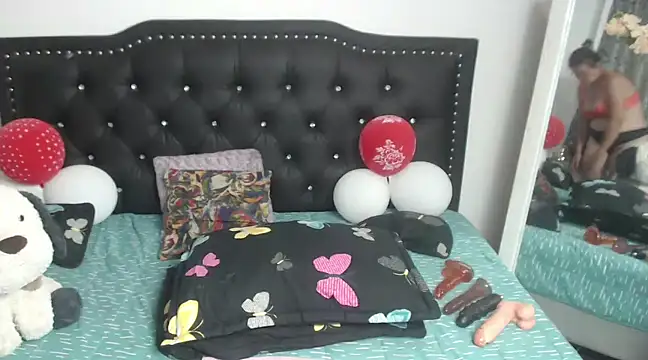 jellyfishhot online show from 02-22-25, 01:33