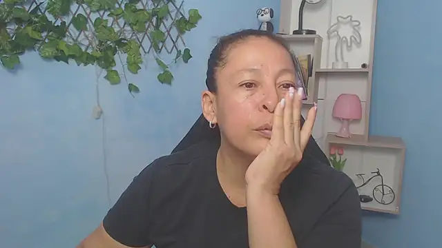 mature martina online show from 11-28-25, 06:32