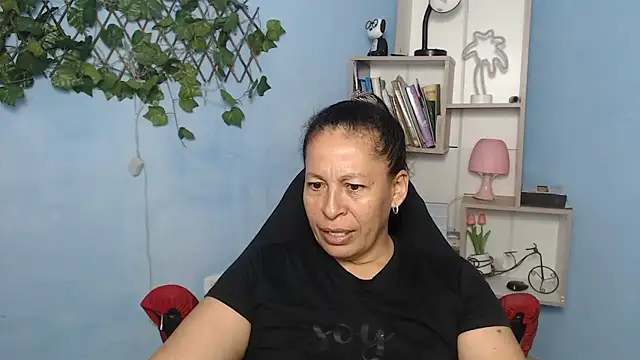 mature martina online show from 12-22-25, 07:44