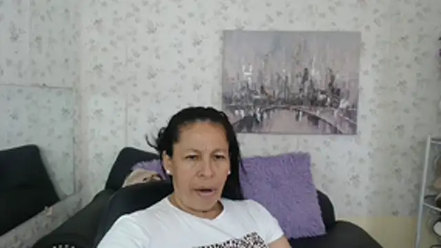 Snapshot of mature_martina chatting on 06-27-26, 08:47 mature martina online show from 06-27-26, 08:47