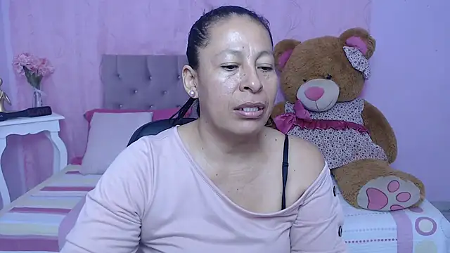 Snapshot of mature_martina chatting on 07-02-26, 10:27 mature martina online show from 07-02-26, 10:27