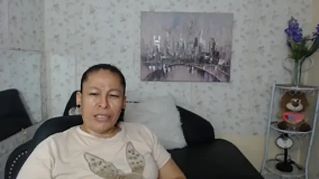 Snapshot of mature_martina chatting on 07-09-26, 10:25 mature martina online show from 07-09-26, 10:25