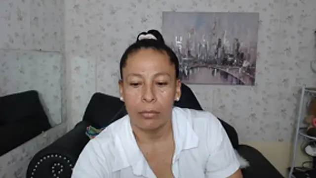 Snapshot of mature_martina chatting on 07-14-26, 10:21 mature martina online show from 07-14-26, 10:21