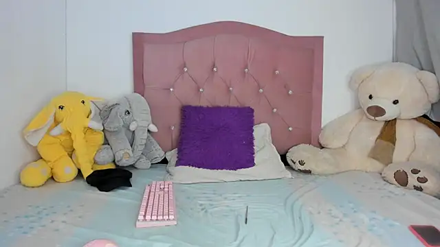 LittleAngelx online show from 05-23-26, 03:56