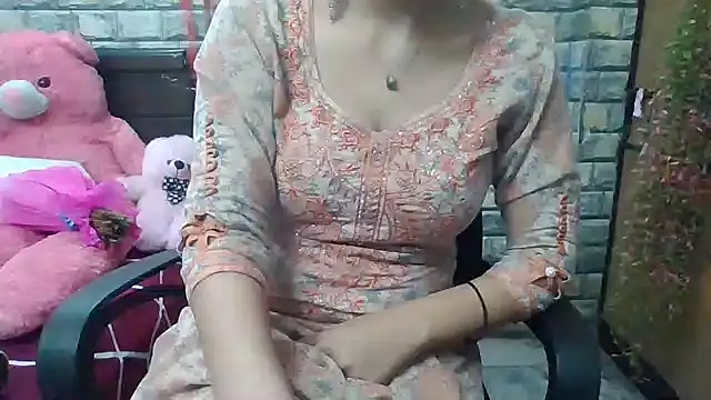 Sexy iknoor online show from 02-16-25, 05:04