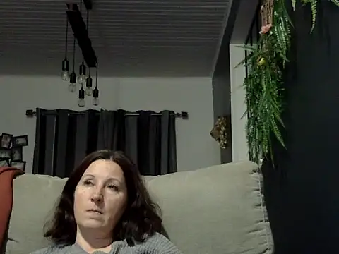 feline27 online show from 11-28-25, 10:12