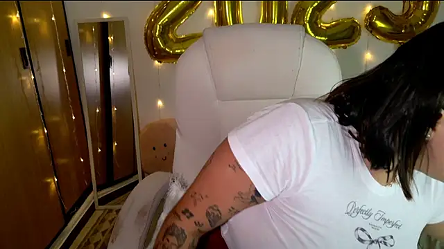 Snapshot of bigbooty-30 chatting on 01-05-25, 01:35 bigbooty-30 online show from 01-05-25, 01:35