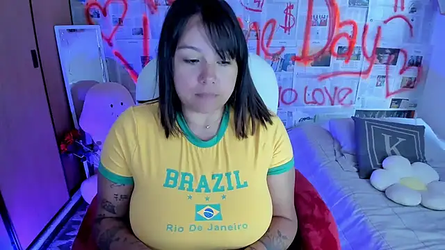 Snapshot of bigbooty-30 chatting on 02-17-25, 11:55 bigbooty-30 online show from 02-17-25, 11:55