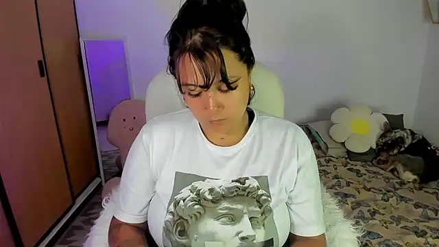 Snapshot of bigbooty-30 chatting on 03-13-25, 03:33 bigbooty-30 online show from 03-13-25, 03:33