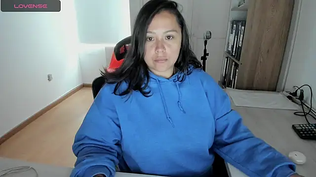 Snapshot of bigbooty-30 chatting on 11-19-25, 11:10 bigbooty-30 online show from 11-19-25, 11:10