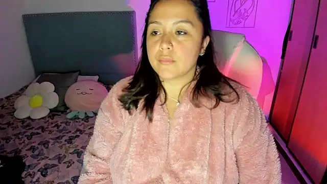 Snapshot of bigbooty-30 chatting on 11-25-25, 12:43 bigbooty-30 online show from 11-25-25, 12:43