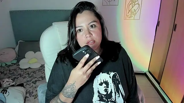 Snapshot of bigbooty-30 chatting on 11-27-25, 01:07 bigbooty-30 online show from 11-27-25, 01:07