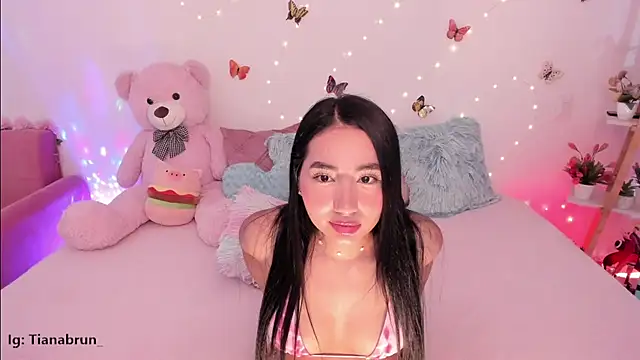 Zara uwu  online show from 11-21-25, 11:53