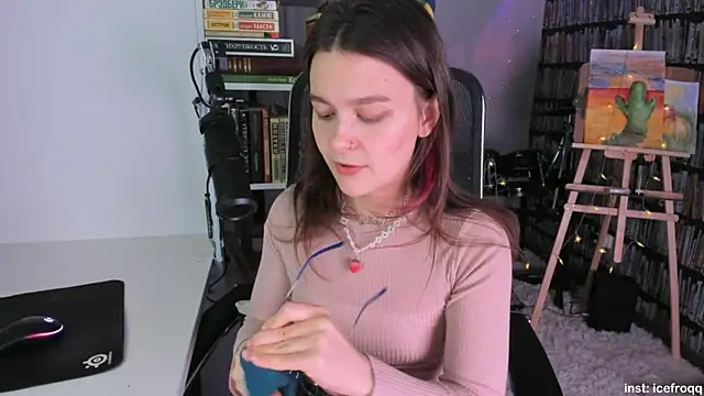 Snapshot of icefroqq chatting on 02-03-25, 08:13 icefroqq online show from 02-03-25, 08:13