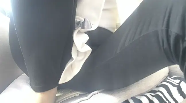 Snapshot of Web_Lady chatting on 02-18-25, 03:32 Web Lady online show from 02-18-25, 03:32