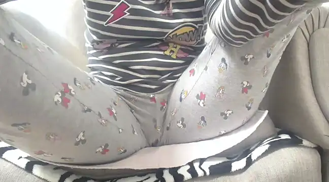 Snapshot of Web_Lady chatting on 02-25-25, 09:02 Web Lady online show from 02-25-25, 09:02