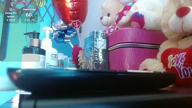 wendy rivera  online show from 10-11-25, 10:58