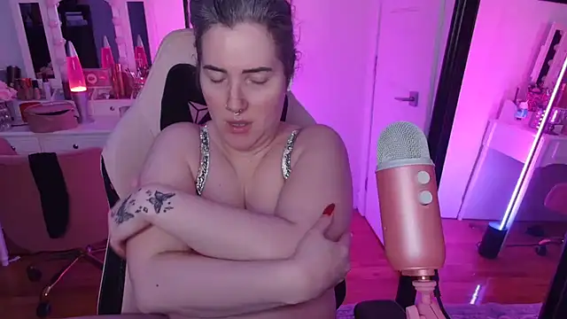 Snapshot of rachelbrooksxx chatting on 03-08-26, 05:17 rachelbrooksxx online show from 03-08-26, 05:17