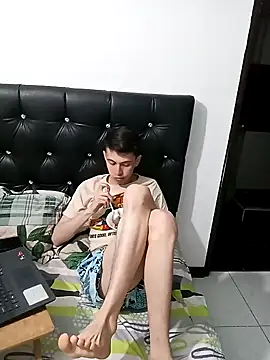 Snapshot of Norehg chatting on 02-11-25, 04:22 Norehg online show from 02-11-25, 04:22